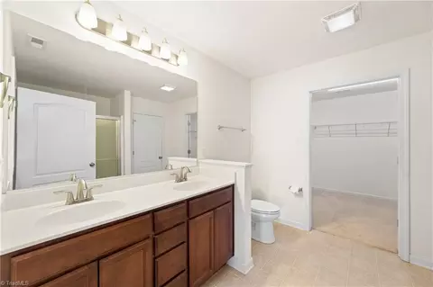 Entry Way - 6210 Queens Gate Ct, Clemmons, NC 27012 photo 7 of 9