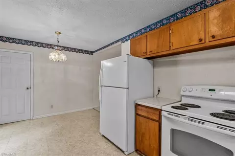 3404 Rolling Rd, High Point, NC 27265 photo 10