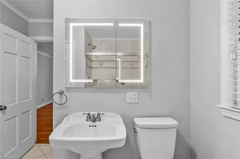 Bath - 809 Hillcrest Dr, High Point, NC 27262 photo 2 of 6