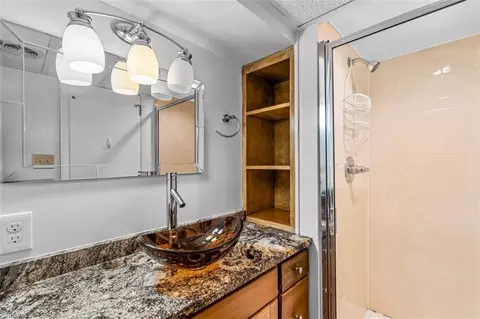 Bath - 809 Hillcrest Dr, High Point, NC 27262 photo 6 of 6