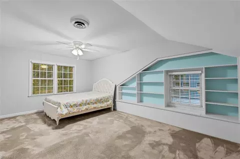 Bedroom - 809 Hillcrest Dr, High Point, NC 27262 photo 4 of 10