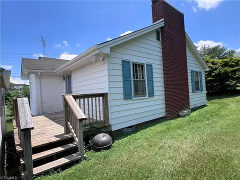 1394 Forrest Dr, Mount Airy, NC 27030 photo 14