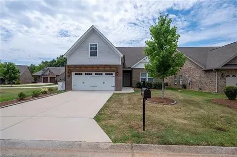 160 Broad Meadow Ct, Rural Hall, NC 27045