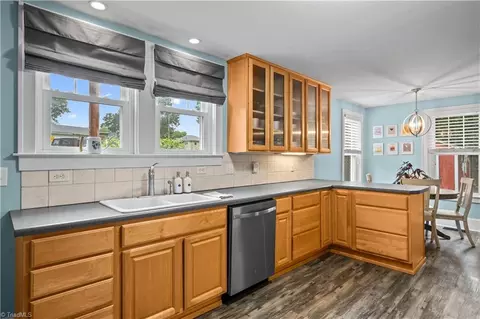 Kitchen - 87 Hillcrest Dr, High Point, NC 27262 photo 3 of 6