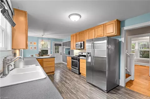 Kitchen - 87 Hillcrest Dr, High Point, NC 27262 photo 5 of 6