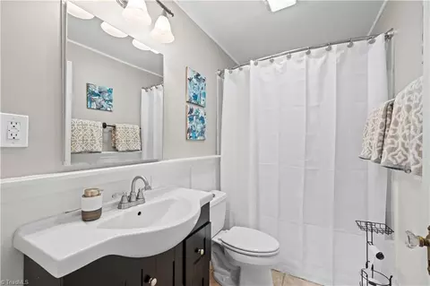 Bath - 87 Hillcrest Dr, High Point, NC 27262 photo 2 of 2