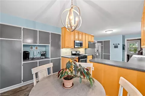 Kitchen - 87 Hillcrest Dr, High Point, NC 27262 photo 6 of 6