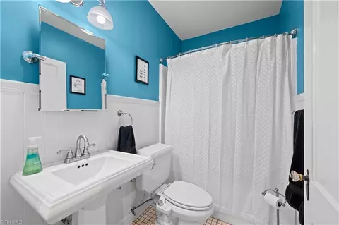 Bath - 87 Hillcrest Dr, High Point, NC 27262 photo 1 of 2