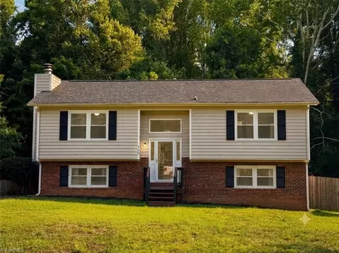 405 Cypress Dr, Reidsville, NC 27320