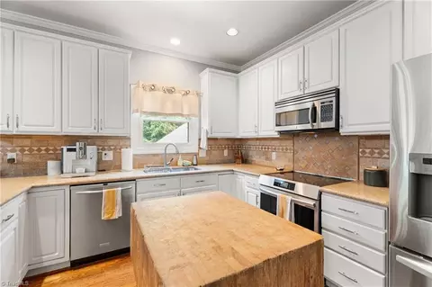 Kitchen - 7049 Orchard Path Dr, Clemmons, NC 27012 photo 1 of 3