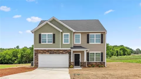 2708 Orange Blossom St, Greensboro, NC 27406