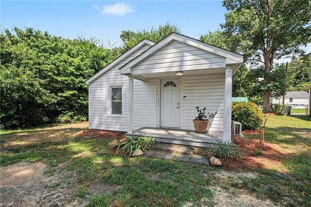 2211 Fairfax Rd, Greensboro, NC 27407