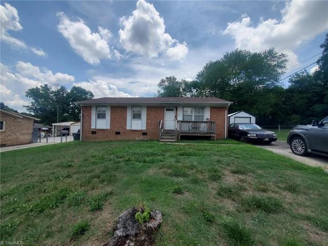 2004 Chatwick Dr, Greensboro, NC 27405