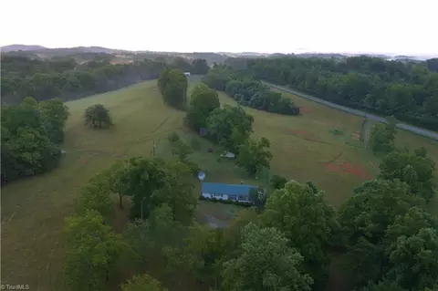 2541 Collinstown Rd, Westfield, NC 27053