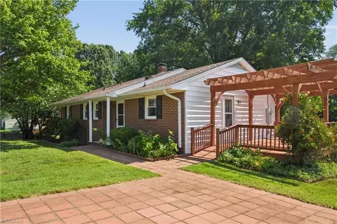1011 Duggins St, Kernersville, NC 27284