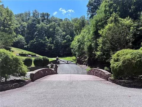00 Breakaway Dr, Mcgrady, NC 28649