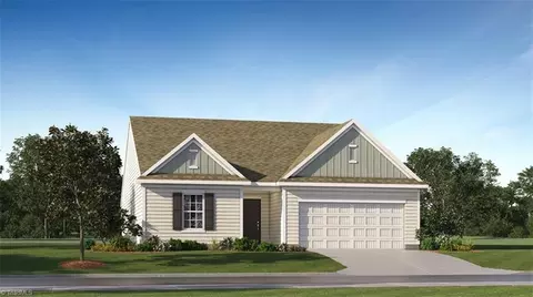 138 Primrose St, King, NC 27021 photo 1