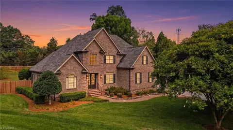 100 Pearce Dr, Jamestown, NC 27282