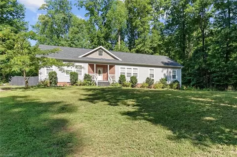 6324 Garden Ct, Pleasant Garden, NC 27313