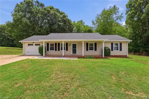 4105 Deer Track Ct, Winston Salem, NC 27127
