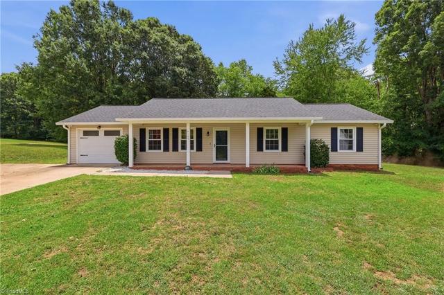 4105 Deer Track Ct, Winston Salem, NC 27127