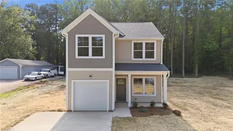 122 Maplewood Ave, Thomasville, NC 27360