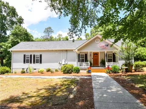 681 Sanford Ave, Mocksville, NC 27028