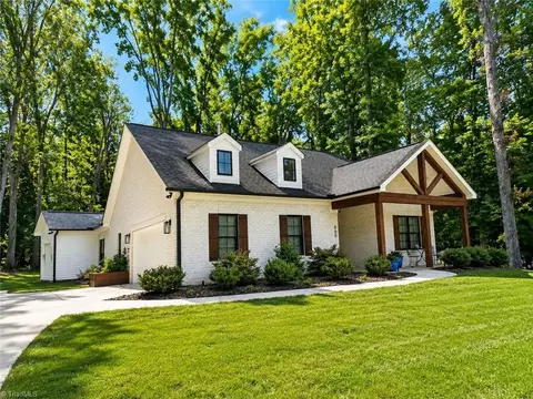 660 Corregidor St, Mebane, NC 27302