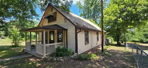603 Mangum Rd, Reidsville, NC 27320