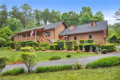 214 Harbor Ridge Dr, Connelly Springs, NC 28612
