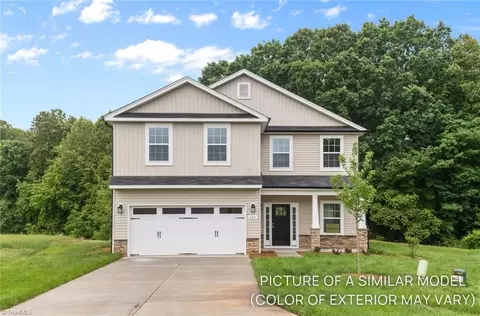 128 Rocky Maple Dr, King, NC 27021