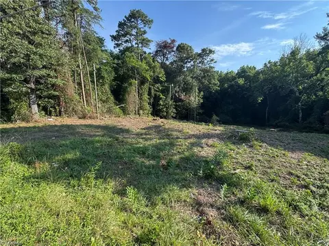 349 King St, King, NC 27021 photo 9