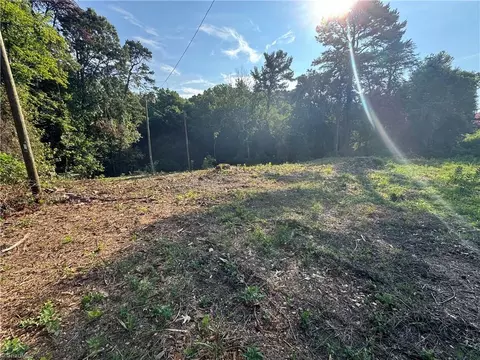 349 King St, King, NC 27021 photo 12
