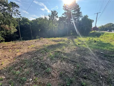 349 King St, King, NC 27021 photo 14