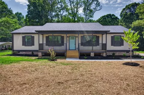 1094 Kerner Rd, Kernersville, NC 27284