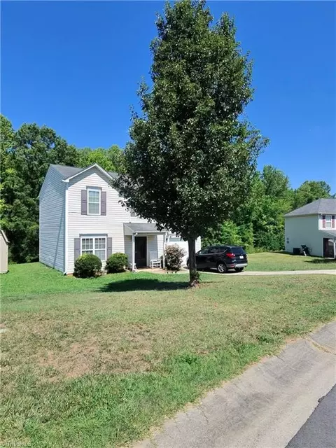 626 Bentley Ln, Burlington, NC 27217