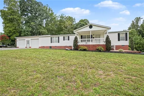 2298 Ray Loop Rd, Westfield, NC 27053 photo 2