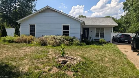 2 Cabot Ct, Greensboro, NC 27407