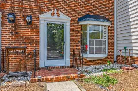2221 Stonecutter Dr, Winston Salem, NC 27103