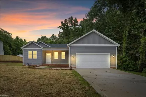 3634 Old Vineyard Rd, Winston Salem, NC 27104