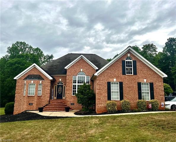 1216 Fairway Dr, Yadkinville, NC 27055