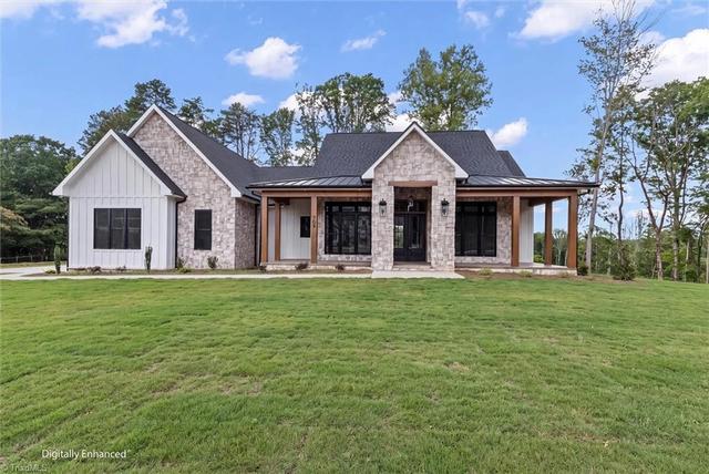 765 Golf Course Rd, Pilot Mountain, NC 27041