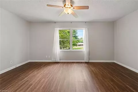 Living - 4096 Hoover Hill Rd, Trinity, NC 27370 photo 3 of 4
