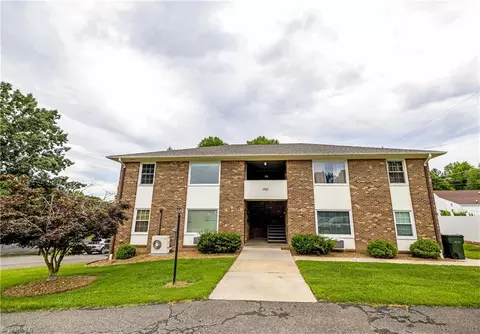1707 Main St N #C4, Mount Airy, NC 27030