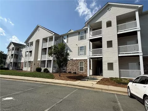 3009 Winston Dr #96, Burlington, NC 27215