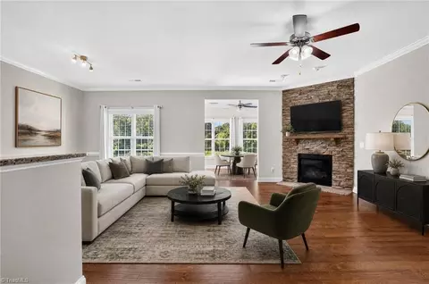 Living - 143 Windmill Trl, High Point, NC 27265 photo 4 of 5
