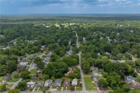 View/Area - 813 Carrick St, High Point, NC 27262 photo 10 of 12