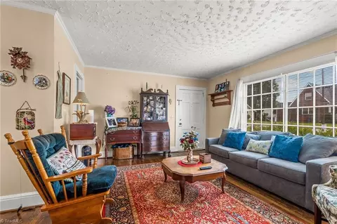 Living - 813 Carrick St, High Point, NC 27262 photo 4 of 5