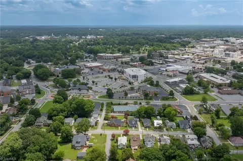 View/Area - 813 Carrick St, High Point, NC 27262 photo 11 of 12