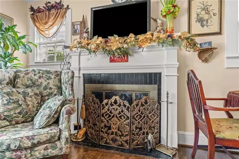 Living - 813 Carrick St, High Point, NC 27262 photo 3 of 5
